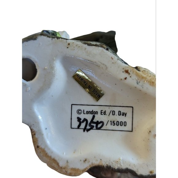 Vintage Aldon Vanished Species Porcelain “Huias Heteralocha” Figurine Great Cond - Picture 6 of 6